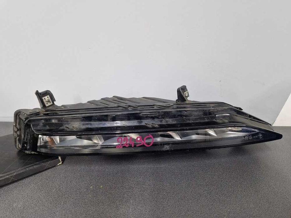 Skoda Superb III 3 Lift 3V0 Światło Jazdy Dziennej Led Halogen