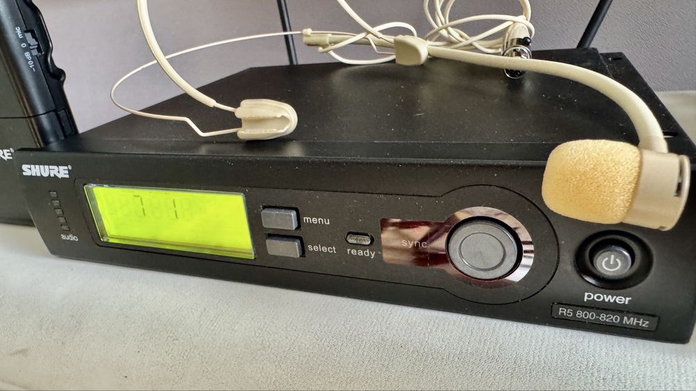 Оригінал Shure SLX з бодіпаком та головною гарнітурою, SLX1, SLX4