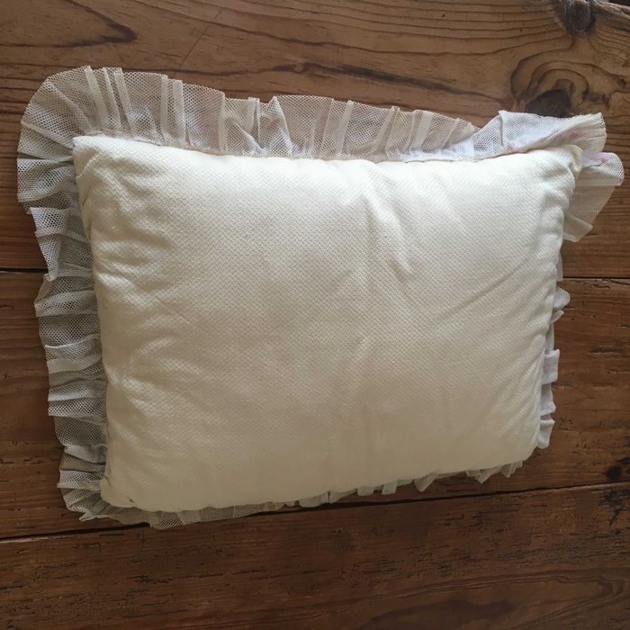 Almofada com borboleta bordada renda de bilros