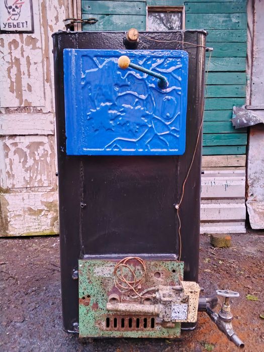 Продам котел Газовий, з можливістю опалення дровами