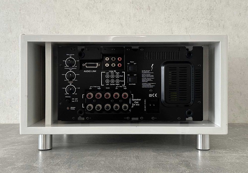 Cабвуфер Loewe Subwoofer 525 з вбудованим 6-канальним підсилювачем