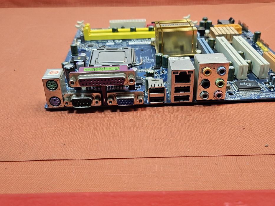 płyta główna Gigabyte GA-945GCMX-S2, Intel Pentium Dual-Core E2220