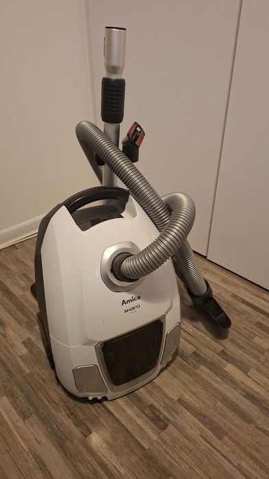 Odkurzacz Amica Sharc 700W