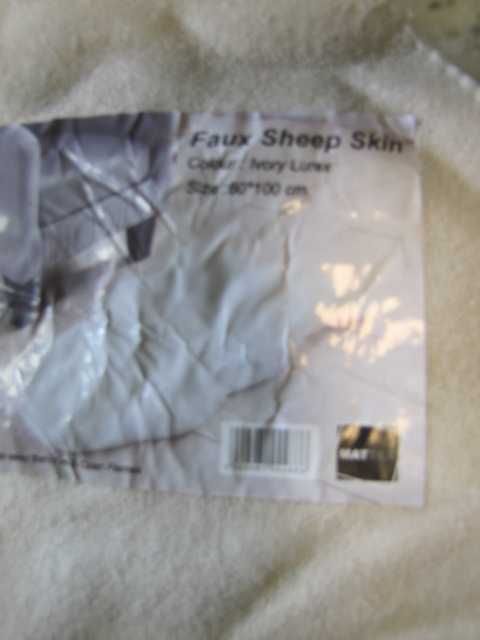 Biała Miękka Sztuczna SKÓRA Owcza Dywan DYWANIK 60x100 cm