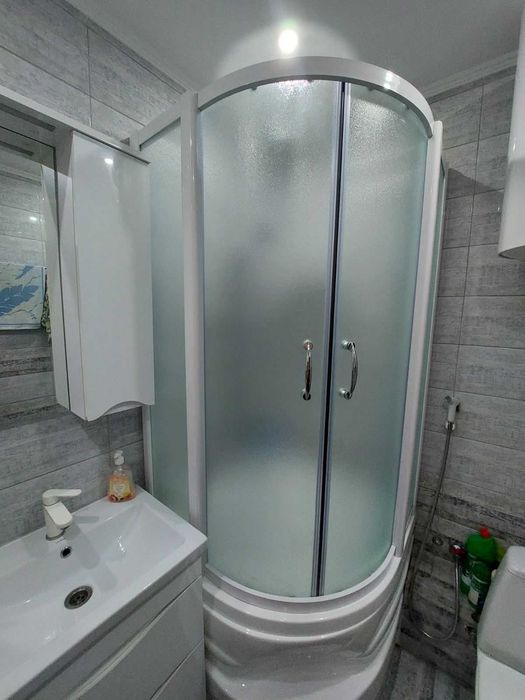 продам б/у душеву кабину.