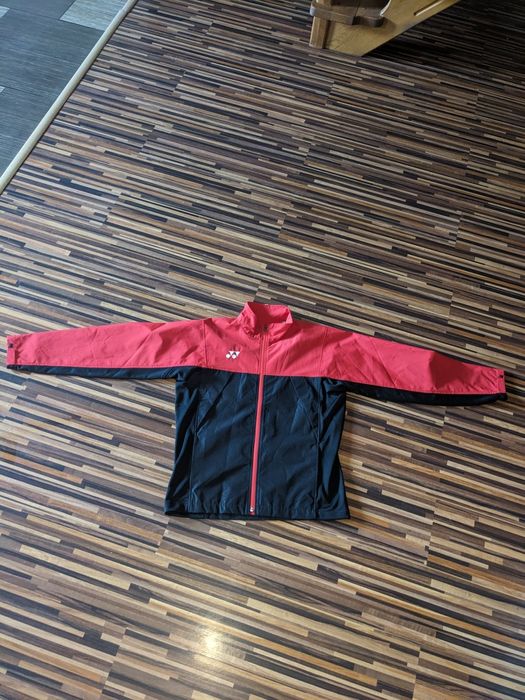 Продам куртку ветровку YONEX.