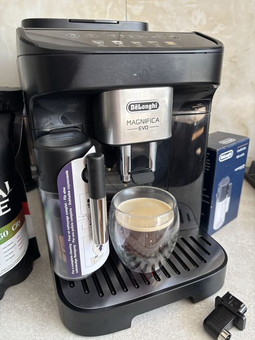Кавомашина delonghi magnifica evo