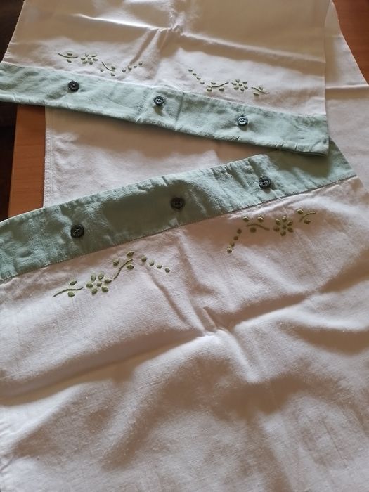 2 almofadas e 1 travesseiro em linho