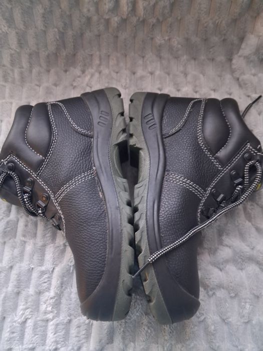 Buty robocze safety jogger 39