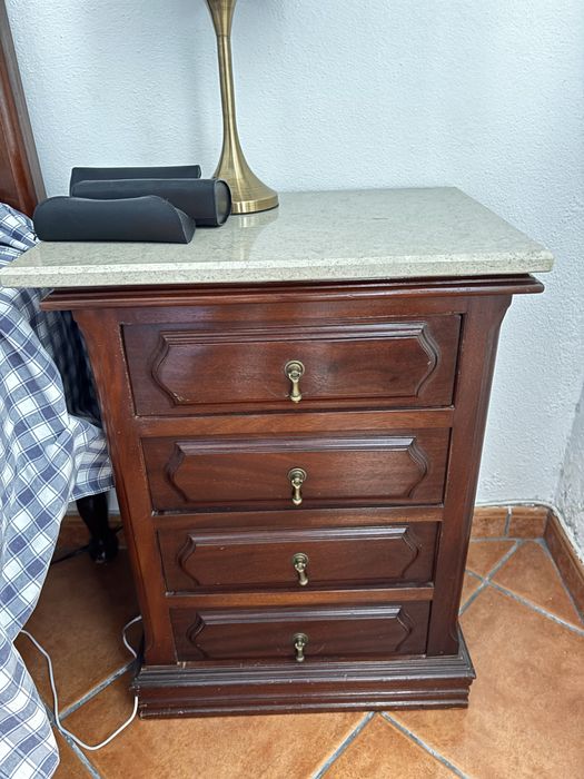 Quarto Singular Completo