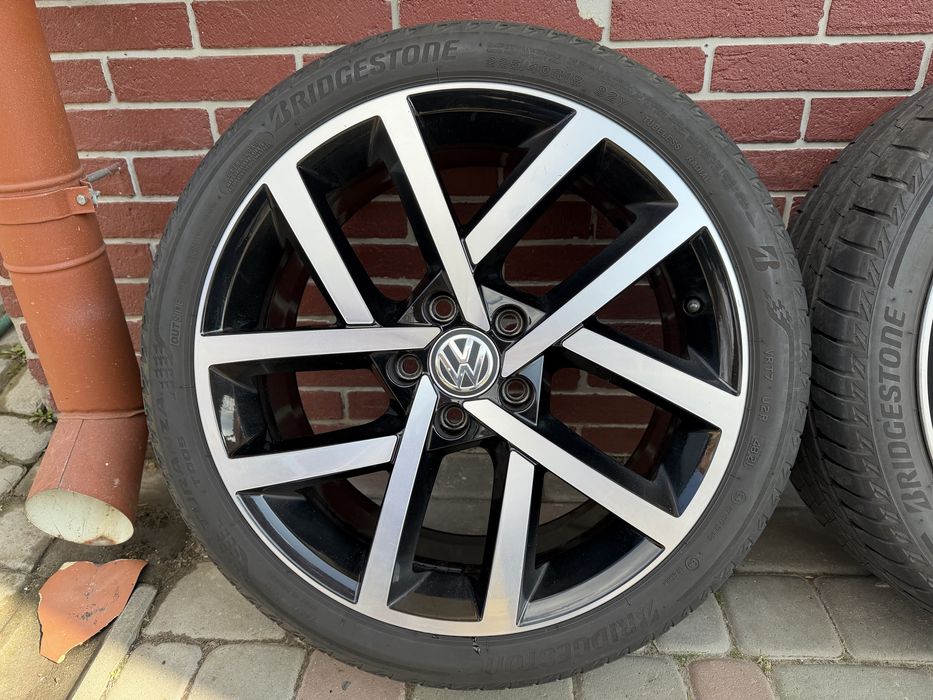 Оригінальні диски VW R18 Jurva з шинами Bridgestone Turanza T005 225/40 R18