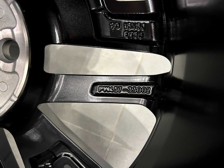 Oryginalne felgi 18 5x114.3 ET50 60.1 Toyota Camry + czujniki TPMS