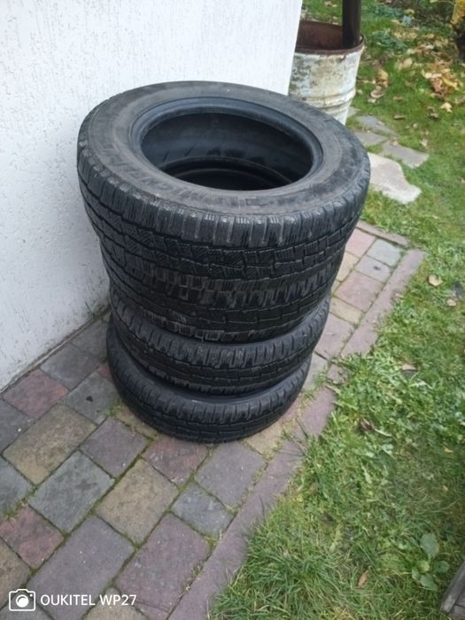шини 195-70-15 с michelin  agilis