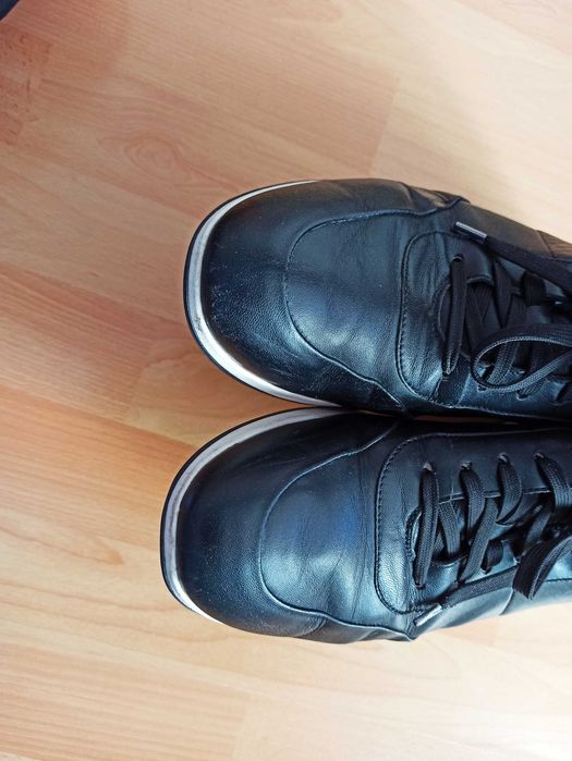 Sprzedam czarne skórzane buty męskie marki Gino Rossi, rozmiar 43