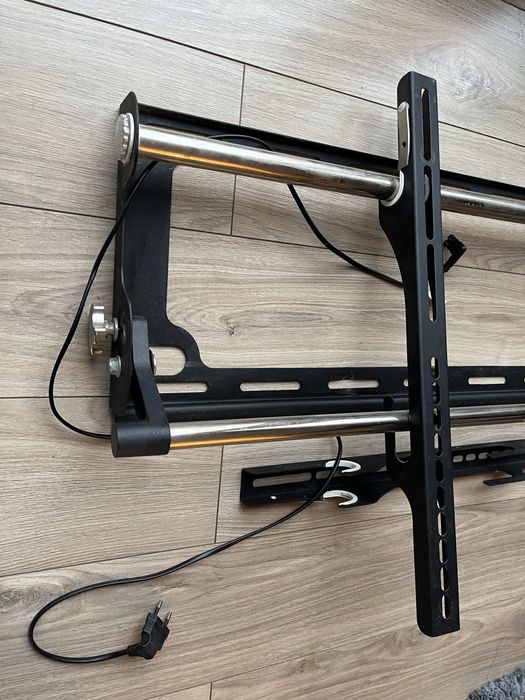 Uchwyt ścienny TV regulowany bardzo stabilny