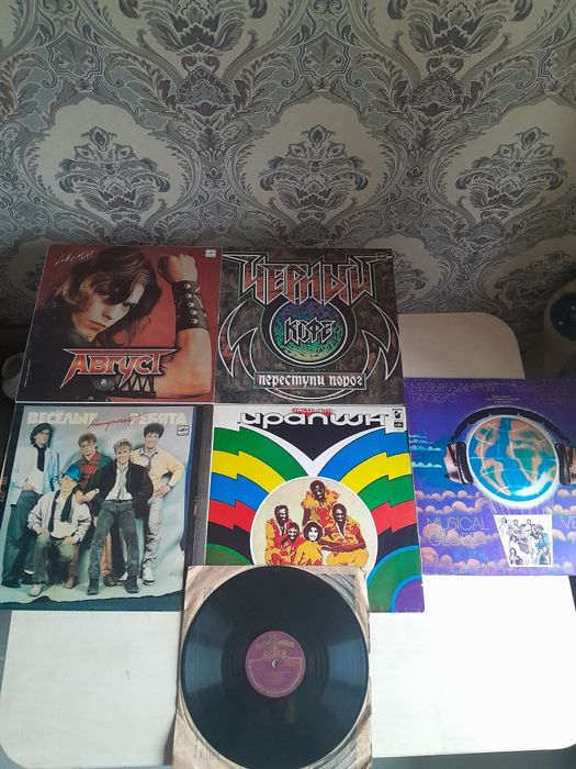 Вінілові пластівки,пластинки.