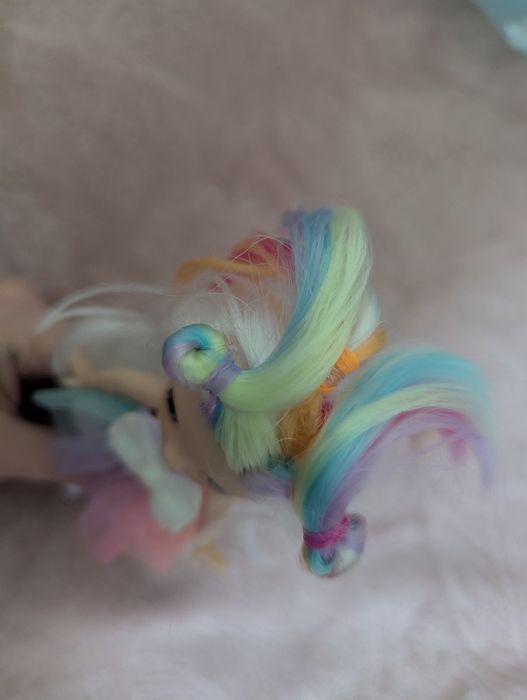 Лялька-сестричка Опал Рейн (Opal Raine) із серії Rainbow High Littles