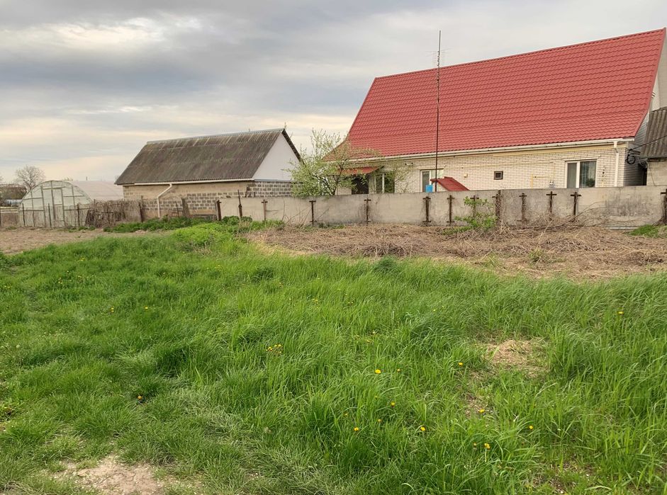 Продам 40 соток, житлова вулиця, газ, світло, асфальт, с. Красилівка