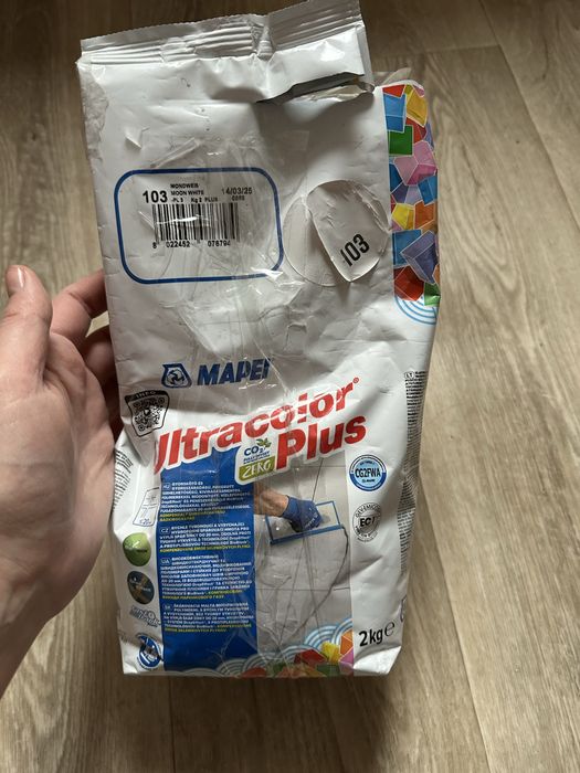 Затирка для швів фуга залишок матеріалів після ремонту