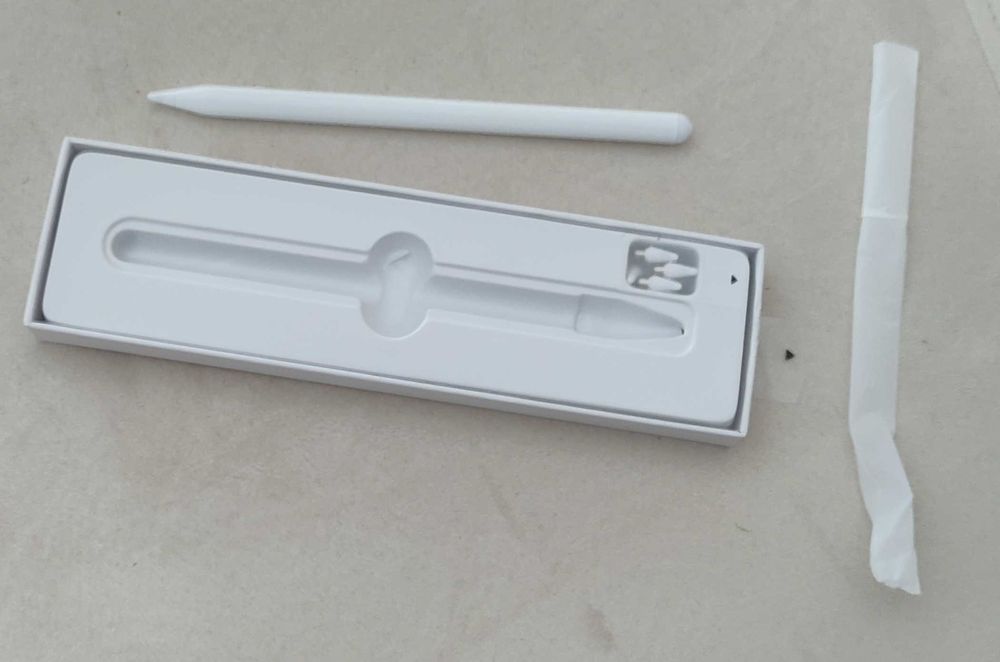 Capa nova para iPad cor azul escuro com caneta