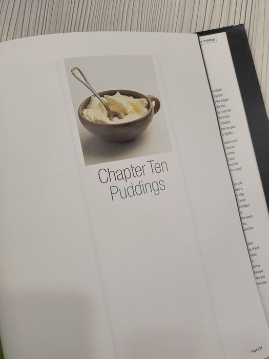 Англомовна кулінарна книга Vegetarian collection. Delia Smit
