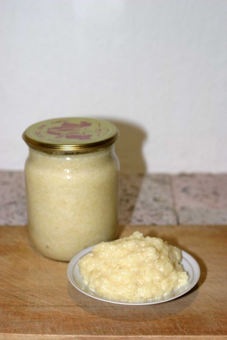 Часникова паста для приготування страв та соусів