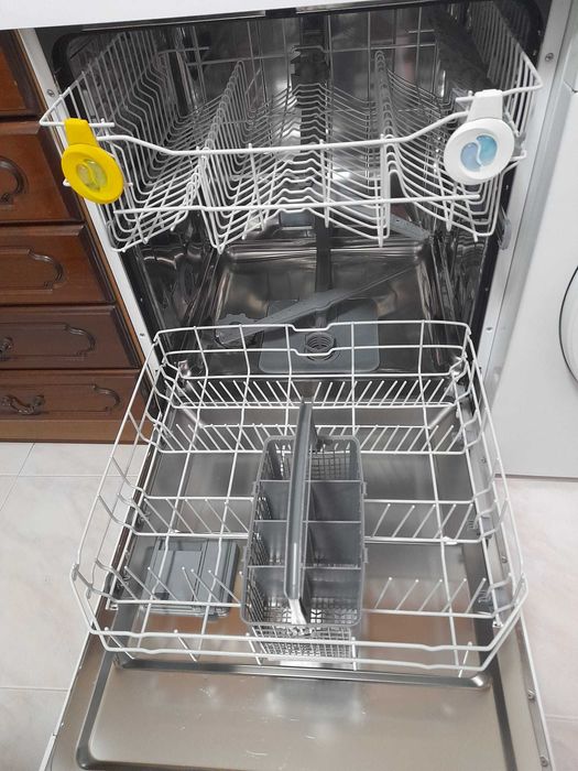 Maquina de lavar loiça para peças ou arranjo (problemas nos programas)