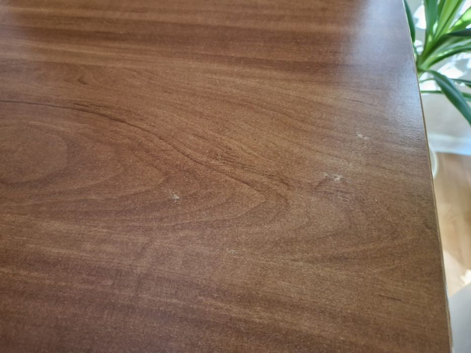 Stół do jadalni salonu rozkładany