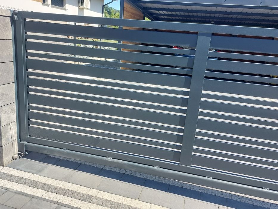 SPRZEDAM  Brama przesuwna +Furtka +Słupki