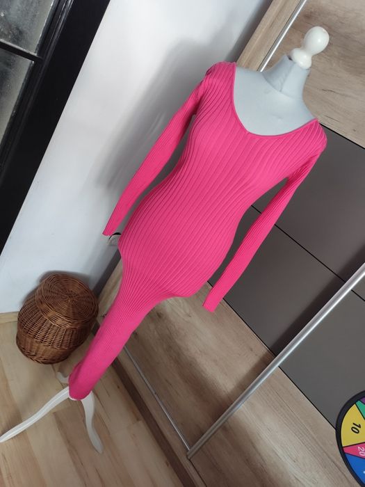 Różowa sukienka midi r.44