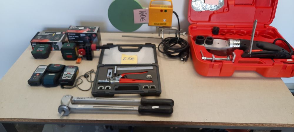 Maquina de soldar topos Geberit  e medidores laser