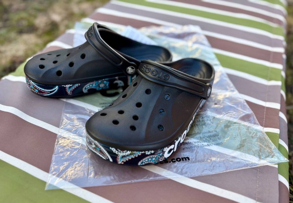 Крокси чорні Crocs чорні  37, 39 В НАЯВНОСТІ