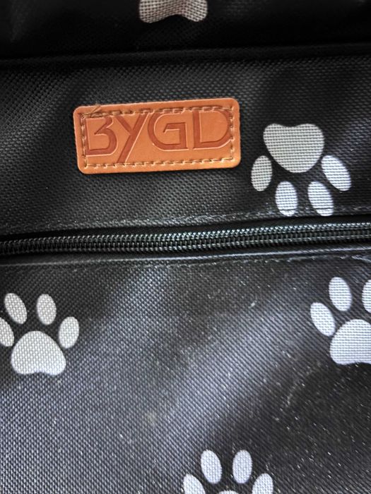 Cesto para trasnporte animais no carro com trela