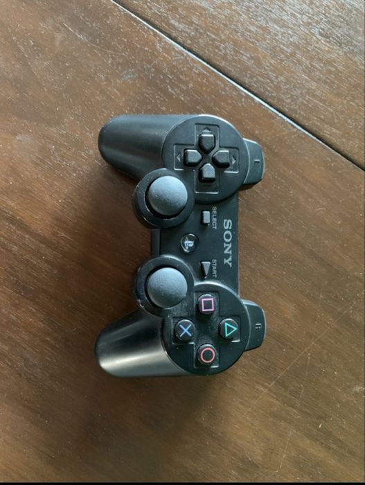 PlayStation 3 Slim + 3x DualShock3