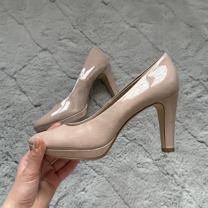 Buty na obcasie 38 beżowe graceland