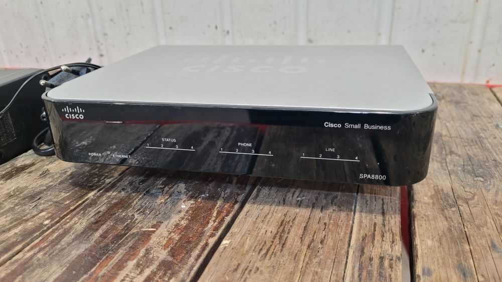 VoIP шлюз Cisco SPA8800.