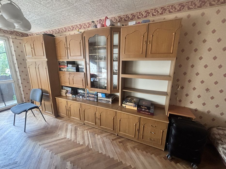 Oddam za darmo meblościankę i meble z salonu.