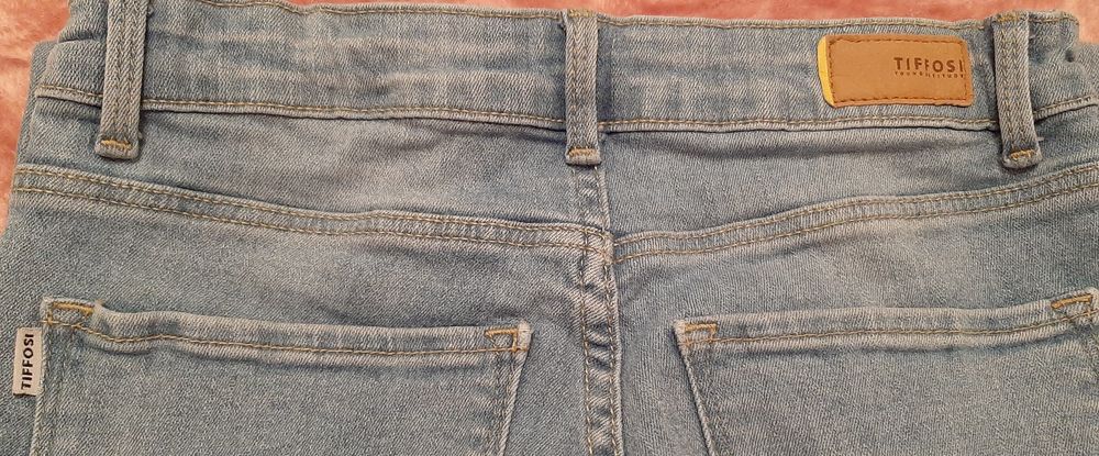 Calças de ganga da Tiffosi.