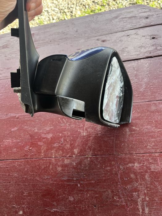 Продам дзеркало до Опель Астра н.2009рік.універсал на запчастини