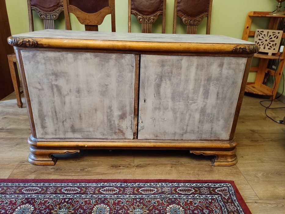 Dół od witryna art deco. Szafa. Antyk.