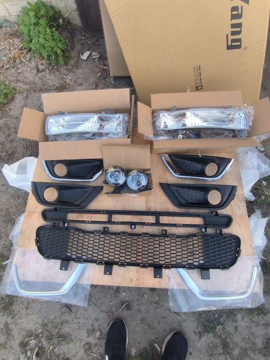 Решітка радіатора Туманка ДХО фара бампера накладка компас 17