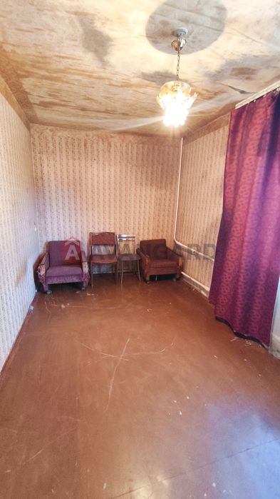 Продам 3 кімнатну квартиру в цегляному будинку