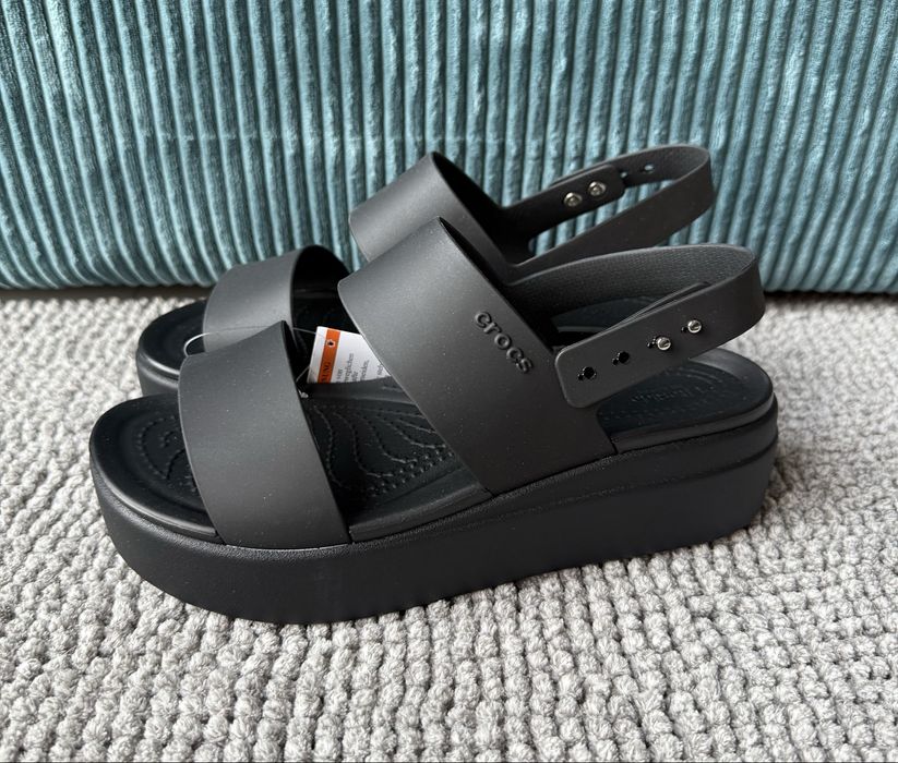 Sandały Crocs Brooklyn Low 38-39 damska 8 Modne Wygodne Czarne