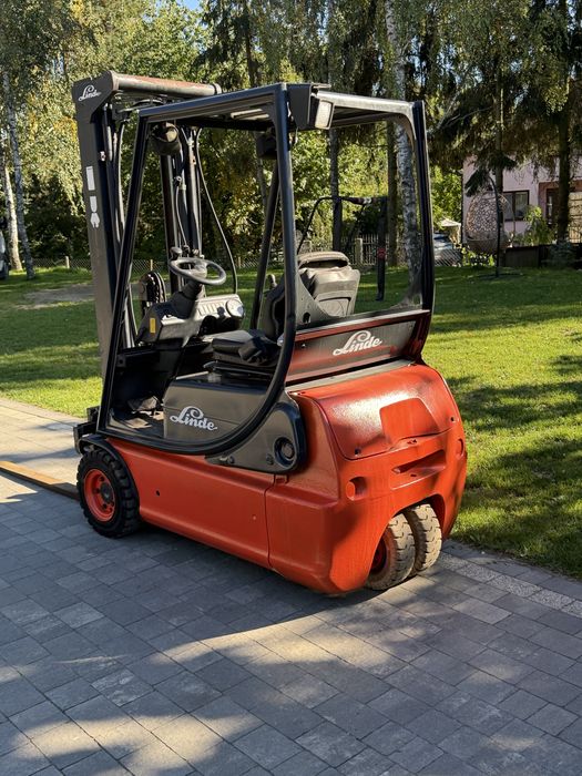 Wózek widlowy linde E16