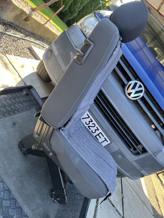 Відкидне сидіння , сідушка VW T5, Caravelle . Відкидне сиддіння середнього ряду, одиначка.
