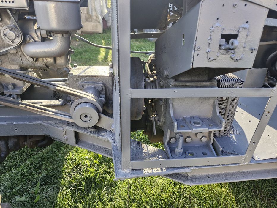 Продається трактор двох мостовий
Мотор від мотоблока 12
Коробка від м