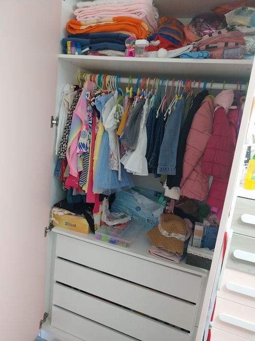 Roupeiro E módulo de gavetas