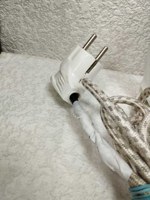 Продам праску Scarlett SC-136S