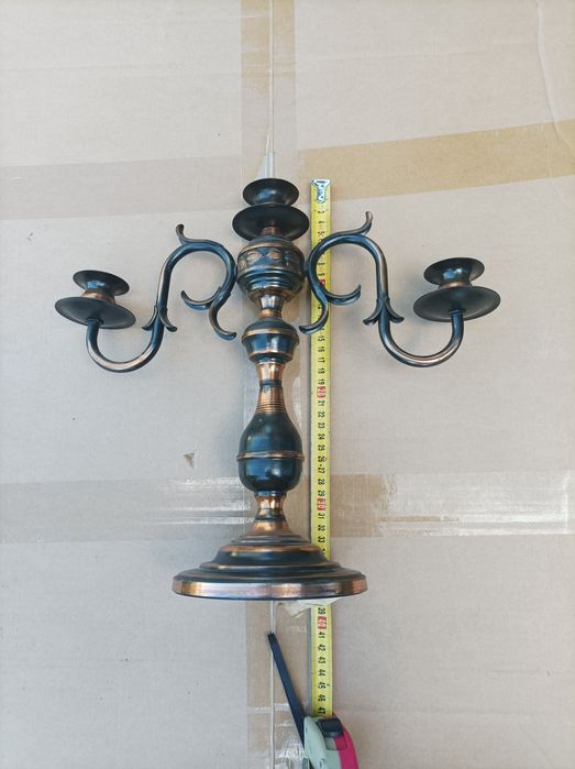 Świecznik miedziany.