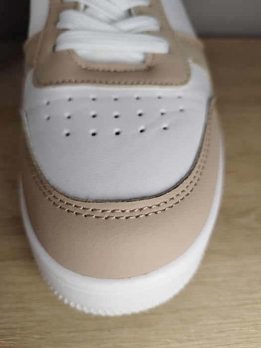 Nowe buty sportowe